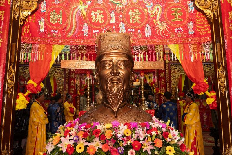 Chan dung dien vien Ma Tu Thuan, nguoi duoc biet den voi biet danh mai tai phen trong lang giai tri Hoa Ngu